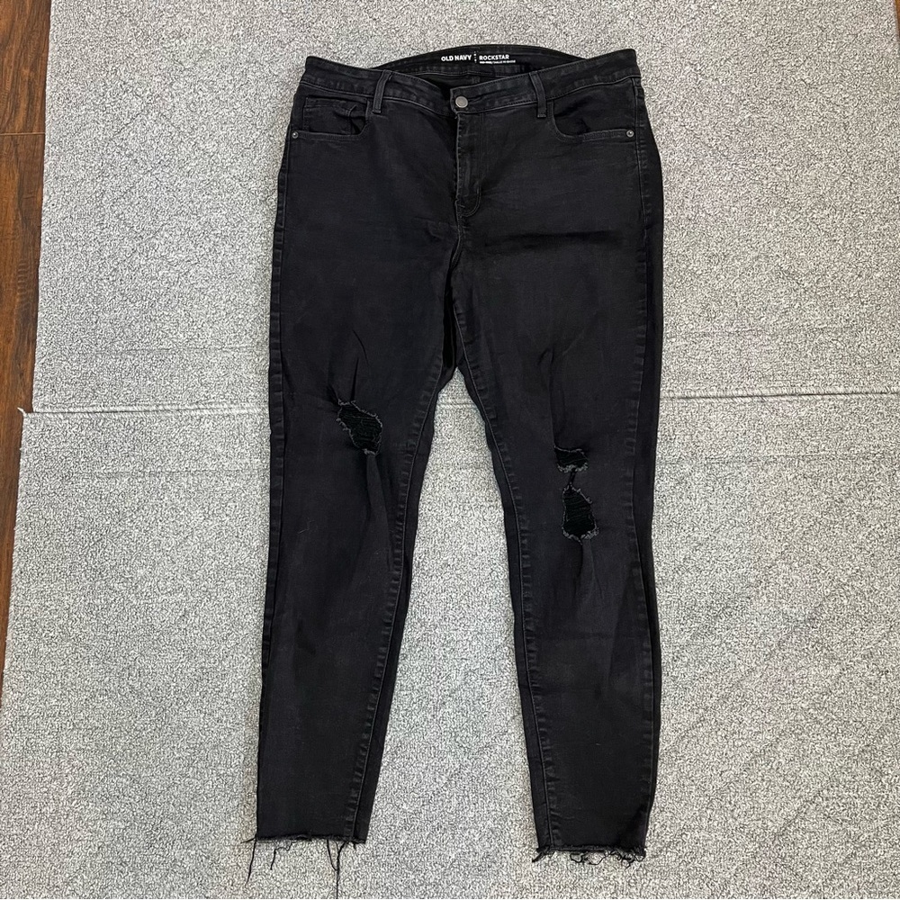 Old Navy Rockstar Mid Rise Distressed Jeans Women’s Size 16 Tall Black